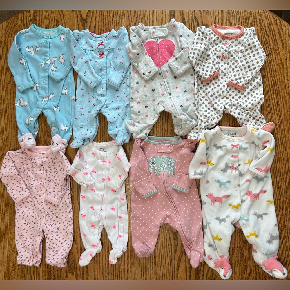 Baby preemie, jammies and outfits. Excellent use condition.